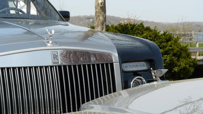 Η Rolls-Royce απειλεί την Bentley!